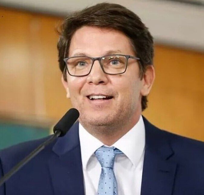 Mário Frias sofre infarto e é internado na UTI em Brasília A informação foi compartilhada nas redes sociais pela equipe do ex Secretário Especial da Cultura