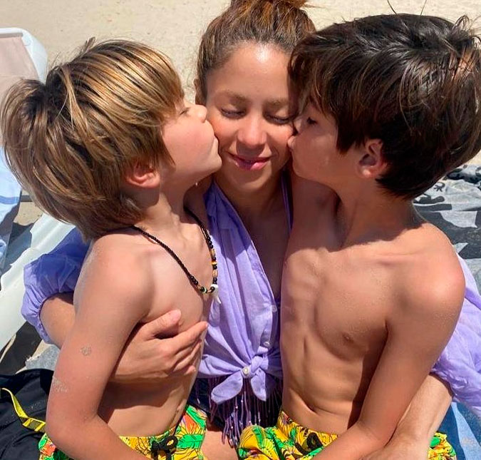 Shakira pretende se mudar de Barcelona com os filhos e negocia dívida de impostos, diz jornal