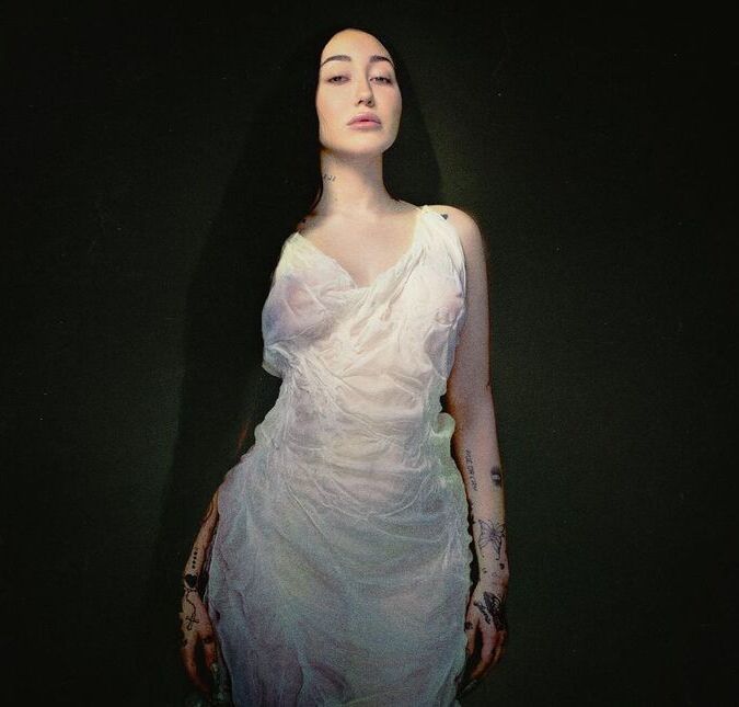 A cantora concedeu uma entrevista para a revista Rolling Stone
