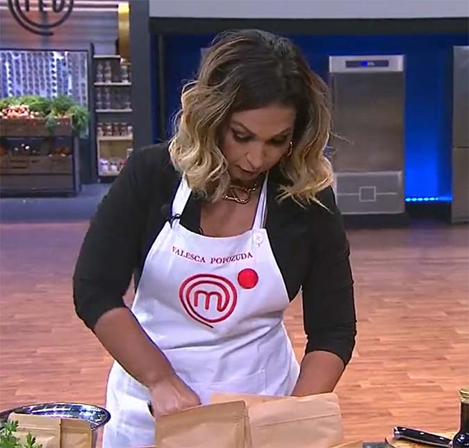 No <i>Masterchef Brasil</i>, a convidada Valeska Popozuda coloca as mãos na massa e realiza prova junto dos participantes!