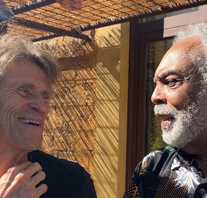 Em turnê pela Europa, Gilberto Gil compartilha fotos com o ator Willem Dafoe, veja!