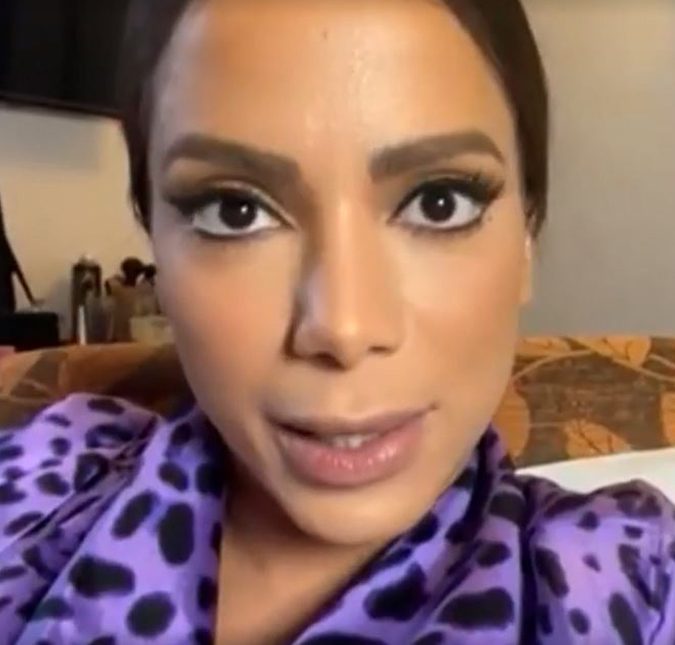 Anitta relembra primeira crise de dor causada pela endometriose: - <i>Gravando o clipe do Show das Poderosas</i>