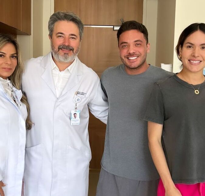 O cantor revelou que irá continuar o tratamento em casa