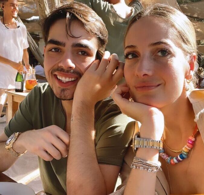 O casal está atualmente em Ibiza, na Espanha