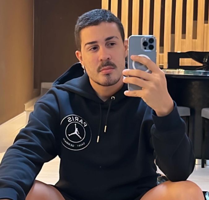 Carlinhos Maia revela que vazou própria nude: - Fui eu que mandei O influencer contou em podcast que o vazamento não foi acidental