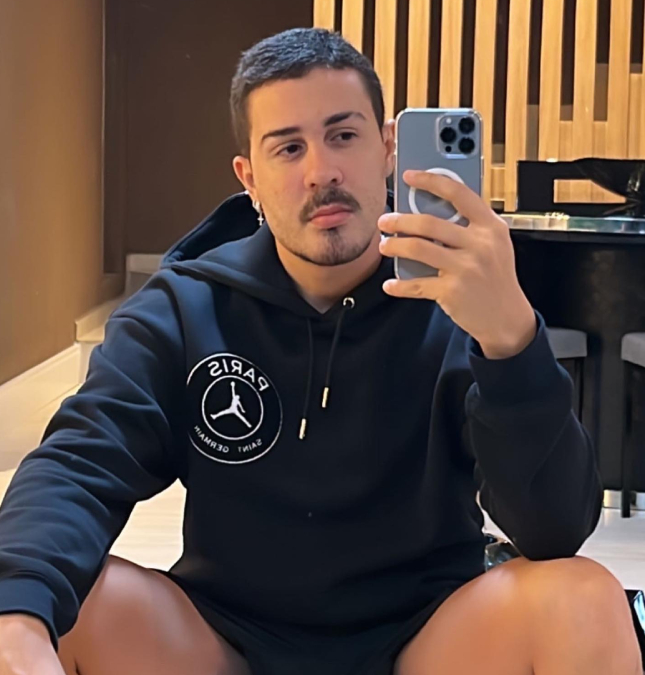 Carlinhos Maia revela que vazou própria <i>nude</i>: - <i>Fui eu que mandei</i>