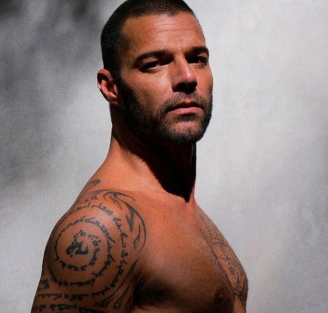 Sobrinho de Ricky Martin acusa cantor de incesto e agressão, diz jornal O julgamento está marcado para acontecer em 21 de julho e o artista pode receber pena de 50 anos de prisão