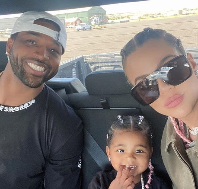 Tristan Thompson é visto com mulher na Grécia enquanto espera um bebê com Khloé Kardashian, diz <i>site</i>