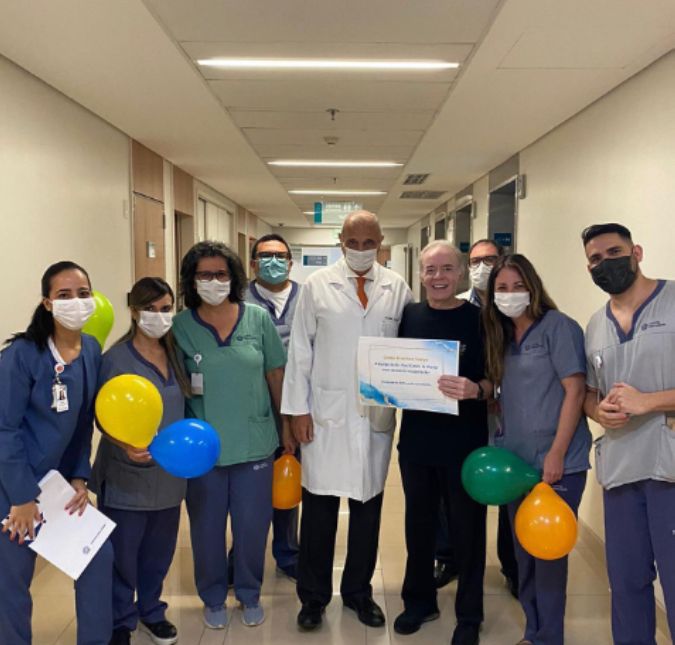 Durante esse período, ele passou por diversas cirurgias