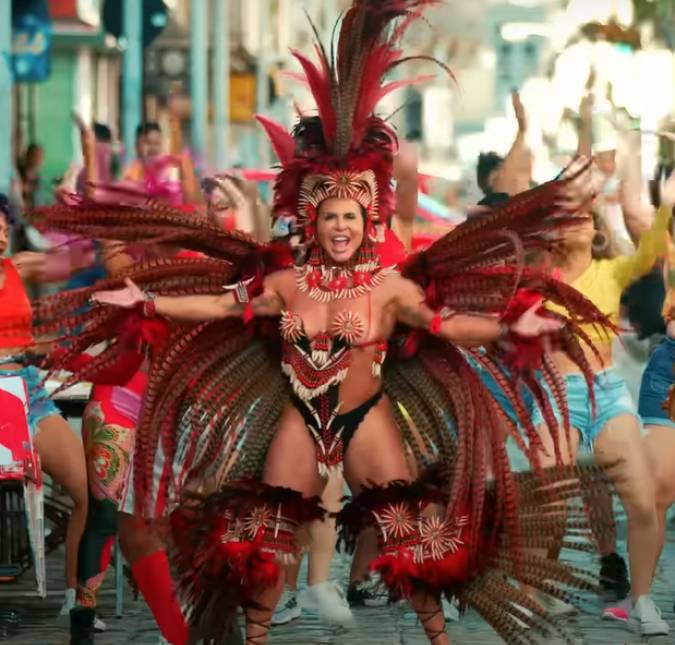Marcando sua volta ao mundo musical após pausa, Gretchen lança <I>Fênix do Amor</i> e fala sobre igualdade e liberdade