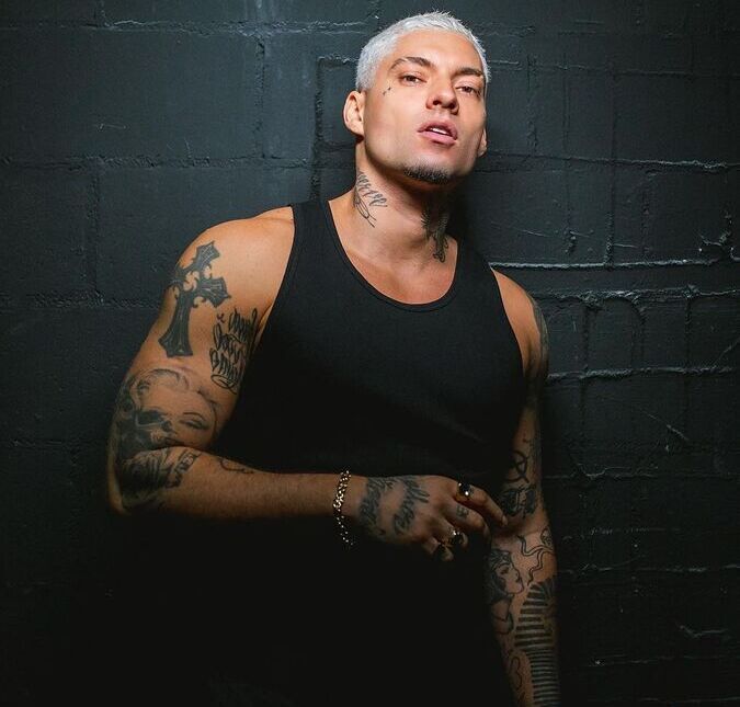 Filipe Ret se pronuncia após ser autoado por porte de drogas: Nada que eu faço é motivo de prisão O rapper foi alvo de um mandato de busca e apreensão na manhã da última terça feira, dia 19