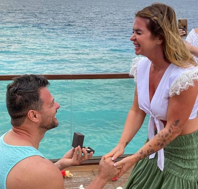 Mãe de Viih Tube é pedida em casamento nas Ilhas Maldivas; veja! A ex BBB compartilhou o pedido em suas redes