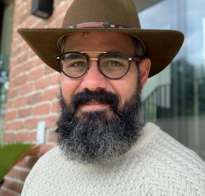 Juliano Cazarré fala sobre a filha caçula Maria Guilhermina: - Ela é um milagre O ator abriu o jogo sobre a paternidade durante o programa Conversa com Bial