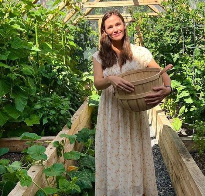 Jennifer Garner ficou feliz e sentiu alívio após Ben Affleck se envolver com Jennifer Lopez, diz site A atriz tem três filhos com o ator