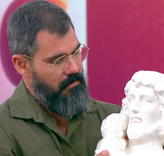 Juliano Cazarré se emociona ao falar da filha recém-nascida: Que ela venha nos ensinar a amar mais ainda A pequena Maria Guilhermina passou por uma cirurgia para tratar uma doença no coração