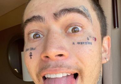 Whindersson Nunes faz três novas tatuagens e os fãs ficam divididos entre críticas e elogios. Confira outras <i>tattoos</i> das celebridades!
