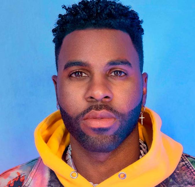 Jason Derulo também causou ao viralizar no TikTok com um vídeo que valoriza o dote - se é que vocês nos entendem! Nas imagens, o pênis do cantor fica bem marcado por conta da fantasia de Homem-Aranha. Na mesma hora, o tal vídeo foi visto mais de um milhão de vezes e recebeu cinco mil comentários. Jason Derulo também causou ao viralizar no TikTok com um vídeo que valoriza o dote - se é que vocês nos entendem! Nas imagens, o pênis do cantor fica bem marcado por conta da fantasia de Homem-Aranha. Na mesma hora, o tal vídeo foi visto mais de um milhão de vezes e recebeu cinco mil comentários.