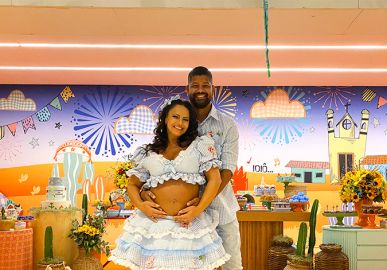 Viviane Araújo e Guilherme Militão fazem charraiá para receber primeiro filho, Joaquim