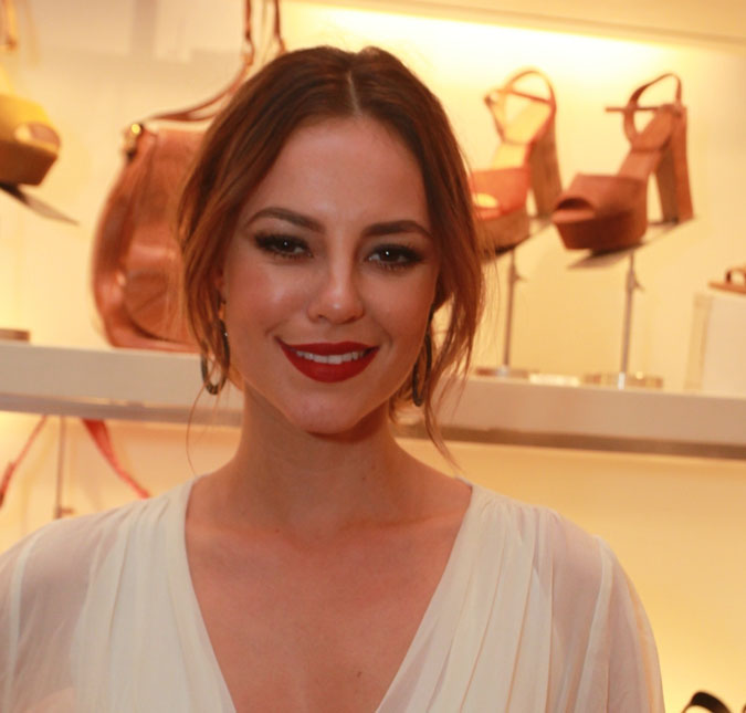 Paolla Oliveira compartilha <i>click</i> com Tatá Werneck em bastidores de <i>Cara e Coragem</i>