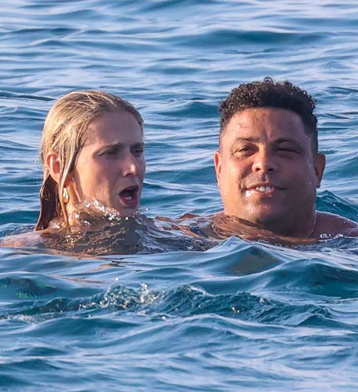 Ronaldo e Celina Locks aproveitam dia de sol na Espanha; veja as fotos