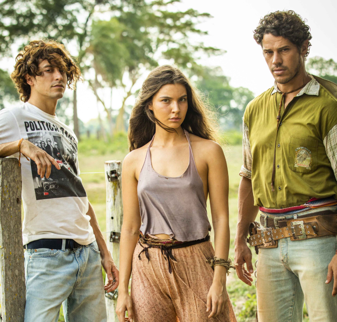 Fofos! José Loreto, Alanis Guillen e Jesuíta Barbosa aparecem de conchinha: <I>Proibido não amar</i>