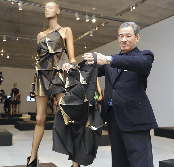 Estilista japonês, Issey Miyake morre aos 84 anos de idade vítima de câncer