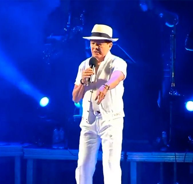 Um vídeo do cantor bombou na internet