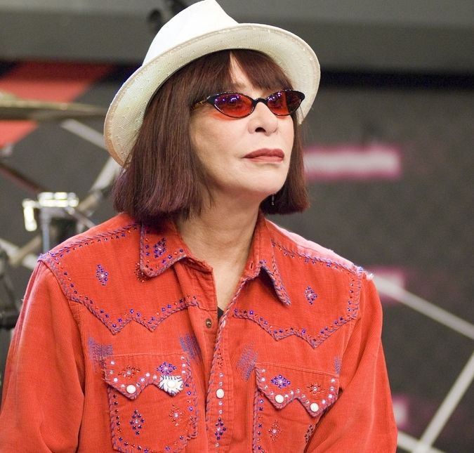 Rita Lee se pronuncia sobre internação e família agradece carinho dos fãs O hospital também confirmou a internação da cantora