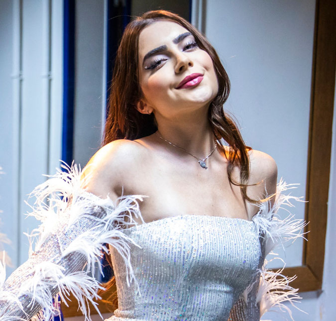 Jade Picon exibe vídeo do cabelo sendo transformado: -<i>Passou um filme na minha cabeça e eu me emocionei</i>