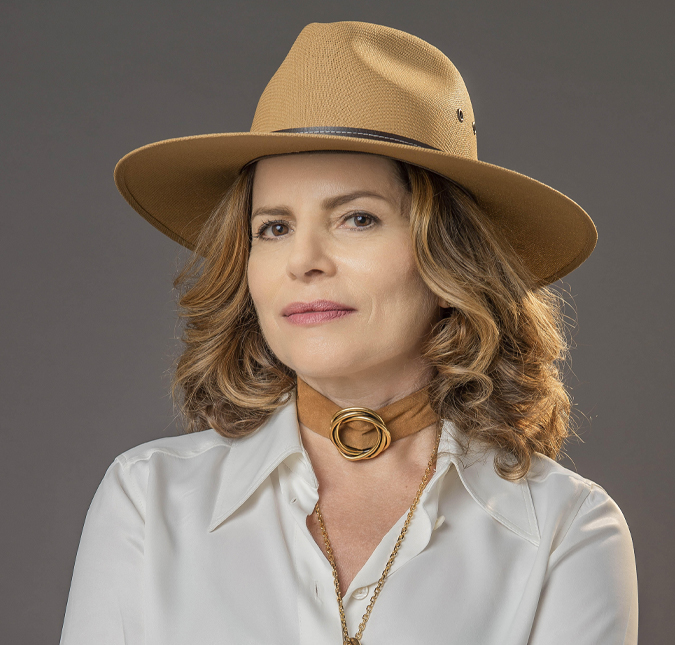 Após sete anos, Débora Bloch retorna às novelas como Deodora em <i>Mar do Sertão</i>: - <i>Uma mulher que ama o dinheiro e o poder</i>