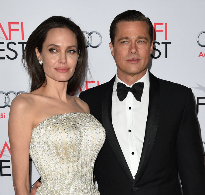 Angelina Jolie relata ter sido agredida por Brad Pitt fisicamente e verbalmente em avião, diz revista