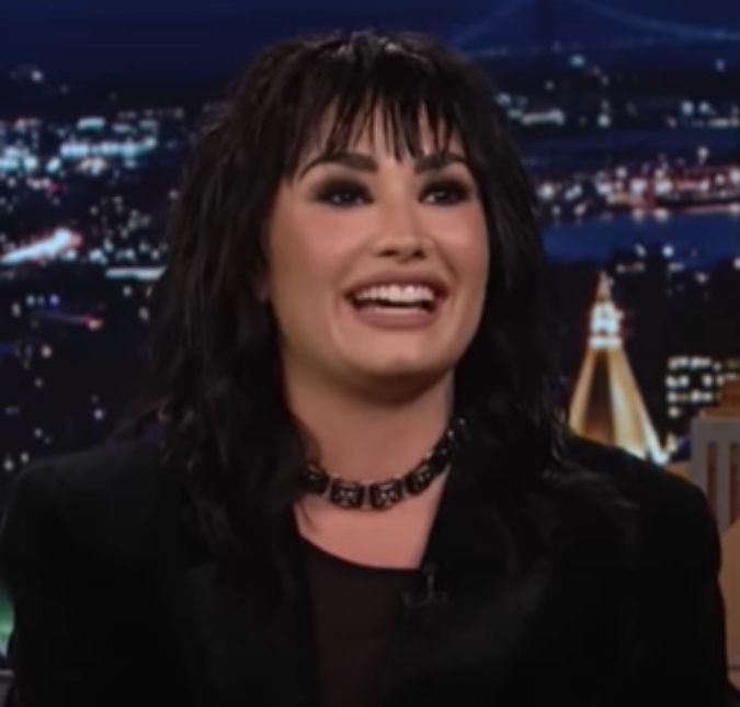 Demi Lovato lança novo single e fãs especulam que letra fala de Wilmer Valderrama; ouça 29! Na canção, a cantora fala sobre relação com o ex namorado e a diferença de idade entre eles