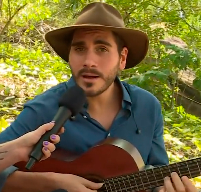Gabriel Sater canta ao vivo no <i>Encontro</i> e dedica canção à Patrícia Poeta