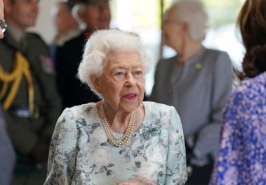 Rainha Elizabeth II manda mensagem atravessada a cozinheiro real depois de encontrar lesma em salada, entenda!