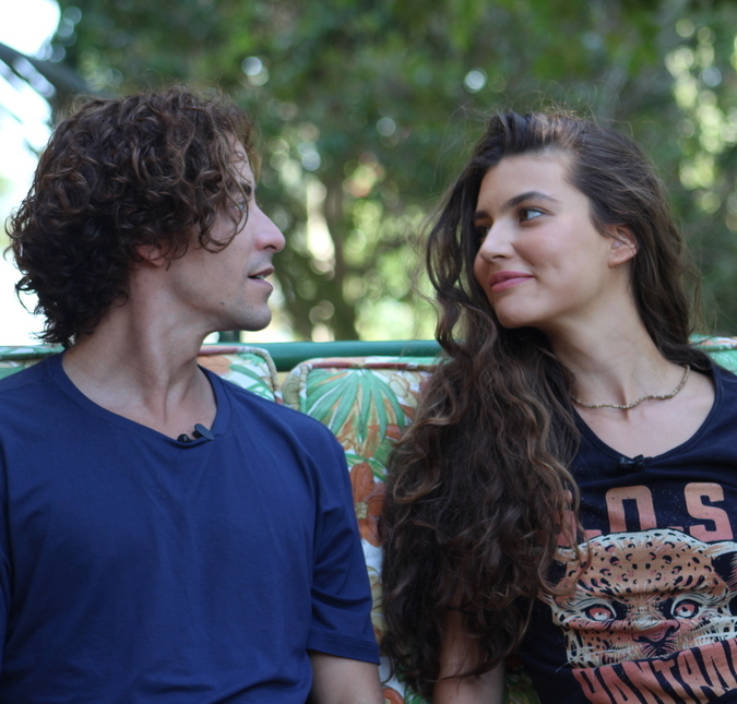 Juma e Jove em <i>Pantanal</i>, Alanis Guillen e Jesuíta Barbosa vão ao teatro juntos