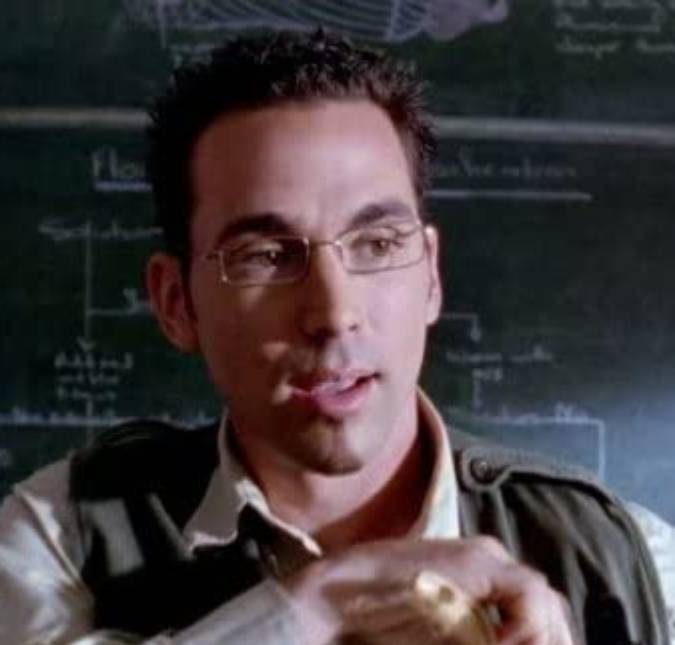Ator de <i>Power Rangers</i> está sendo acusado de trair a esposa, diz <i>site</i>