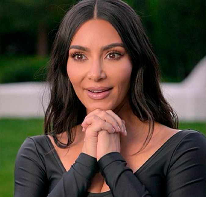 Semanas após romper relacionamento, Kim Kardashian estaria pensando em namorar alguém mais velho, diz site