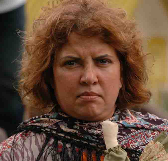 Aos 73 anos de idade, Lúcia Alves é internada para tratar câncer no pâncreas