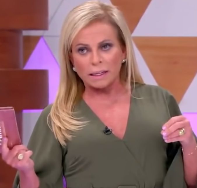 Christina Rocha desabafa sobre a suspensão das gravações do Casos de Família A apresentadora usou as redes sociais para falar sobre o assunto