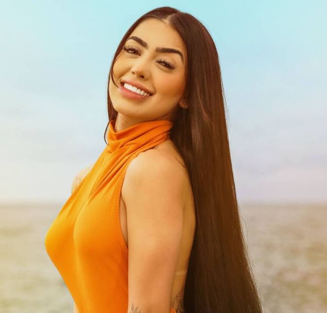 Mirella também está na área! Além de cantar, e de ter participado de uma das edições de A Fazenda, ela também irá entrar para o time de De Férias com o Ex. Podemos esperar muitos barracos? Mirella também está na área! Além de cantar, e de ter participado de uma das edições de A Fazenda, ela também irá entrar para o time de De Férias com o Ex. Podemos esperar muitos barracos?