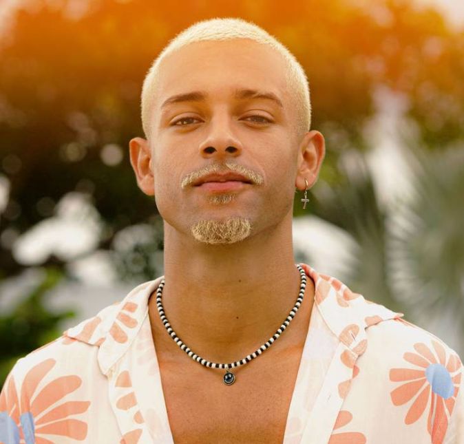 Por fim, mas não menos importante, está Willian Guimarães. O youtuber e tiktoker de 23 anos de idade vive postando cliques mostrando seu corpo nas redes. E você? Está ansioso para a estreia do programa? Por fim, mas não menos importante, está Willian Guimarães. O youtuber e tiktoker de 23 anos de idade vive postando cliques mostrando seu corpo nas redes. E você? Está ansioso para a estreia do programa?