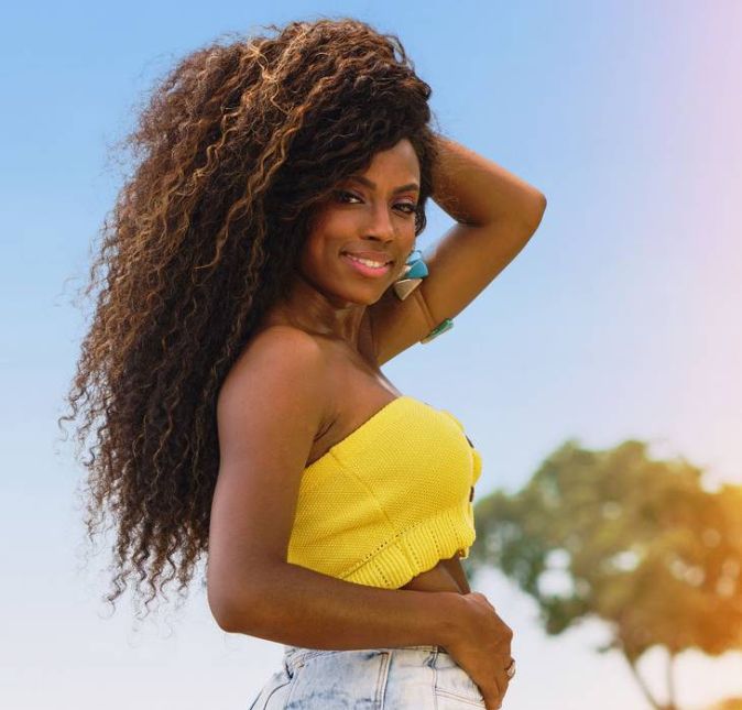 Quem autorizou? Lumena Aleluia também está pronta para participar do programa da MTV. Ela já passou pelo BBB e tem 31 anos de idade. Quem autorizou? Lumena Aleluia também está pronta para participar do programa da MTV. Ela já passou pelo BBB e tem 31 anos de idade.