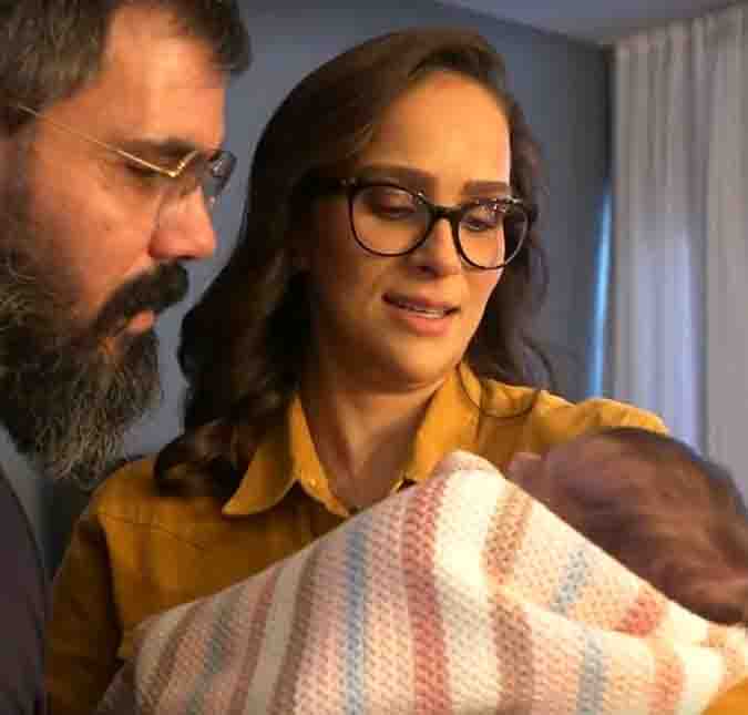 Letícia Cazarré se emociona ao falar sobre o esforço da filha caçula, Maria Guilhermina, após nova internação