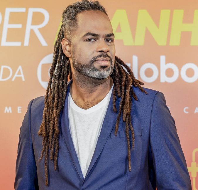 Manoel Soares revela que não pediu para sair do Encontro O programa não anda vivendo os seus melhores dias e vira e mexe é citado nas redes sociais com algo negativo