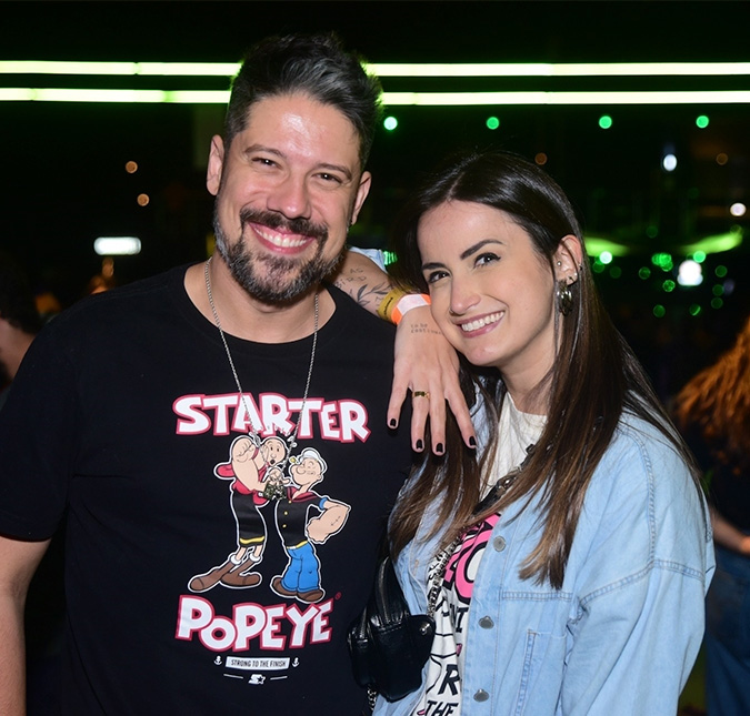 Mari Palma e Phelipe Siani se casam ao pôr do sol e o jornalista se emociona: <i>Nunca imaginei que ia ver isso na minha vida</i>