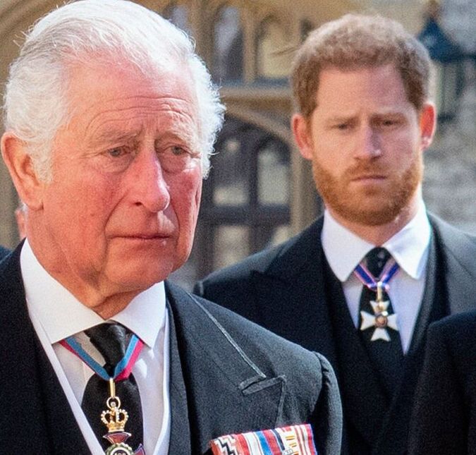 Príncipe Harry sente que perdeu o pai, Príncipe Charles, após sair da família real britânica