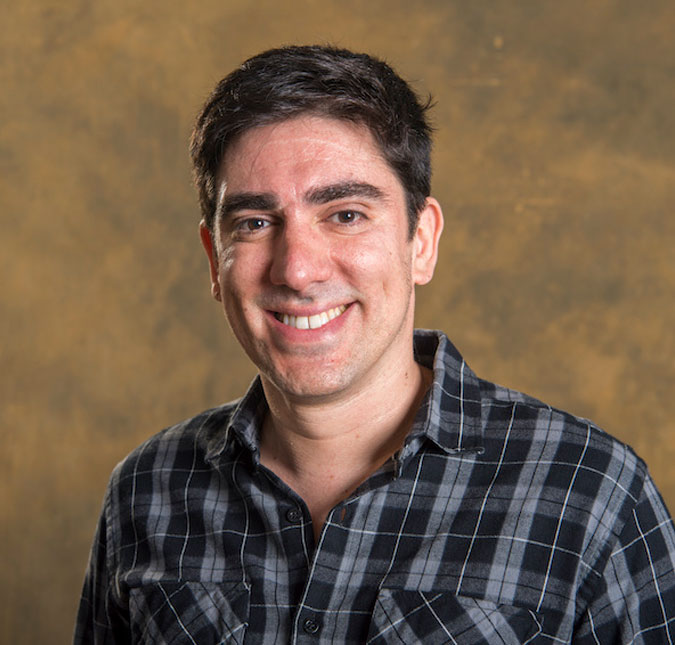 Marcelo Adnet revela motivos de ter exposto o caso de abuso sexual que sofreu: <i>- Se ficar só guardado dentro da gente, é pior</i>