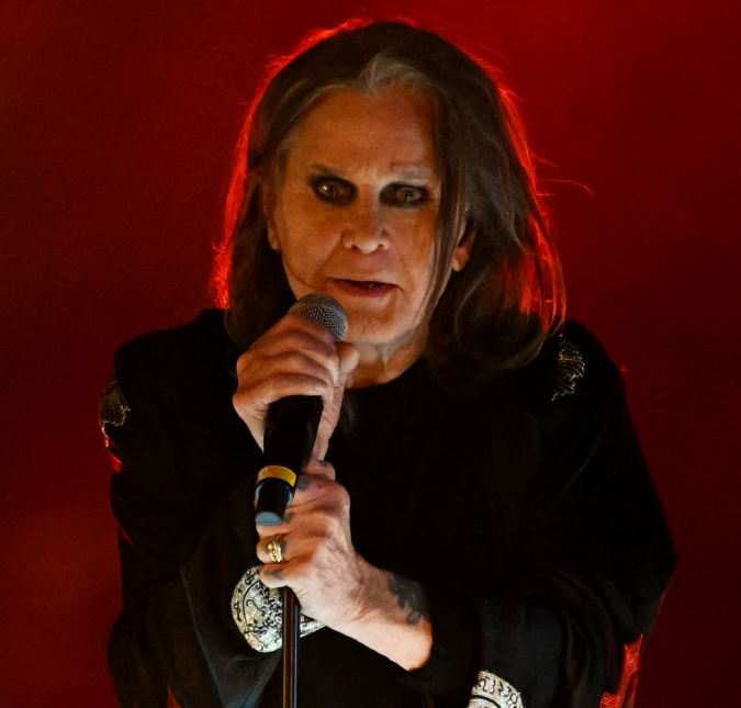 Ozzy Osbourne abre o jogo de como é viver com <I>Parkinson: - Como andar com botas de chumbo</i>