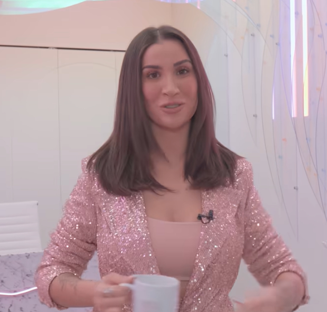 Após festa badalada, Bianca Andrade tira dia <I>relax</i> com o filho