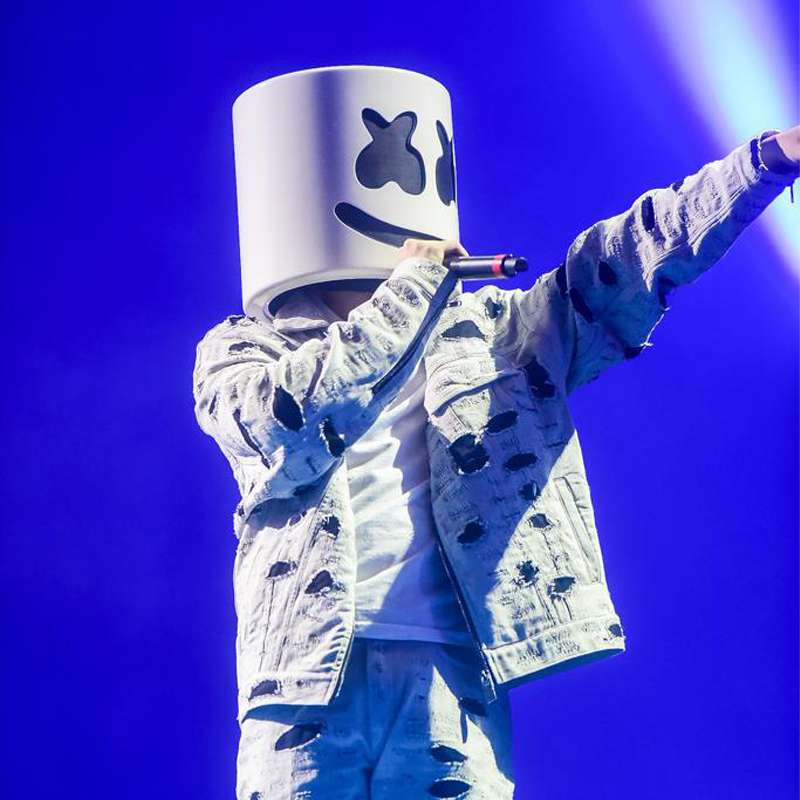 DJ Marshmello surpreende público com funk proibidão durante